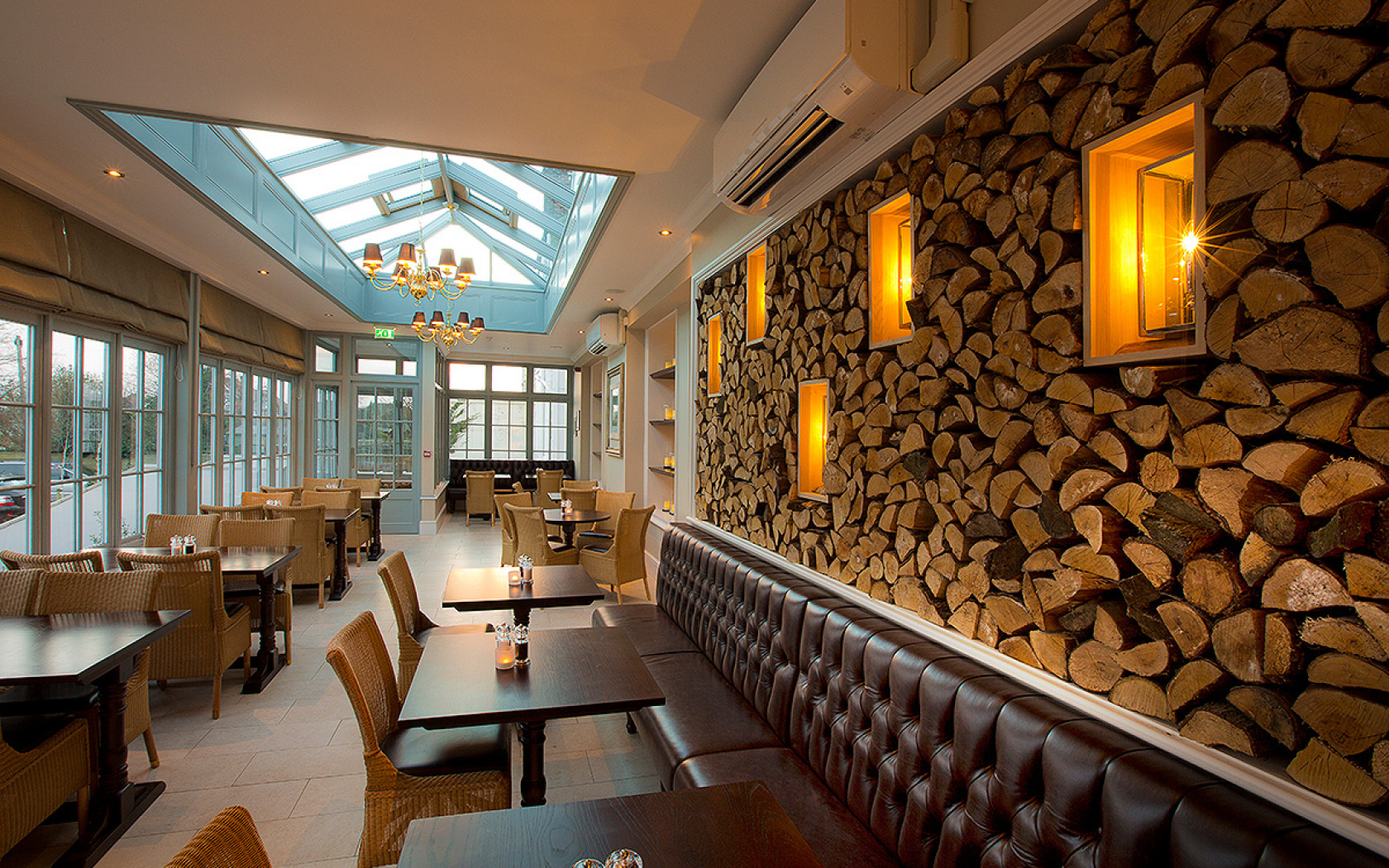 Marine Hotel